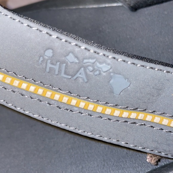 OLUKAI MENS SANDALS - Picture 6 of 7